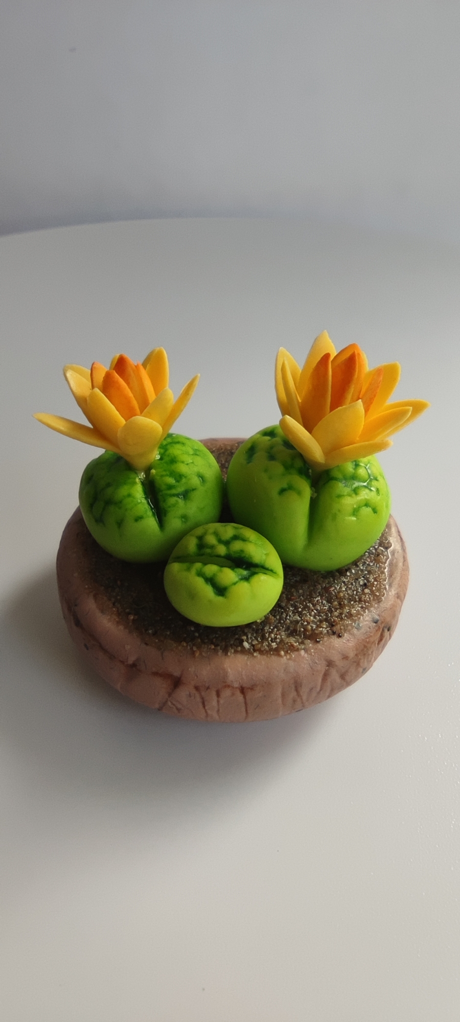 Цветы из полимерной глины для кукольного домика